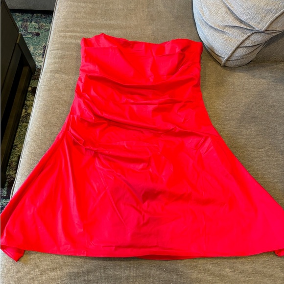 LEAVING CLOSET!! Accepting almost any offer! NWT Princess Polly Strapless Dress - Picture 3 of 6